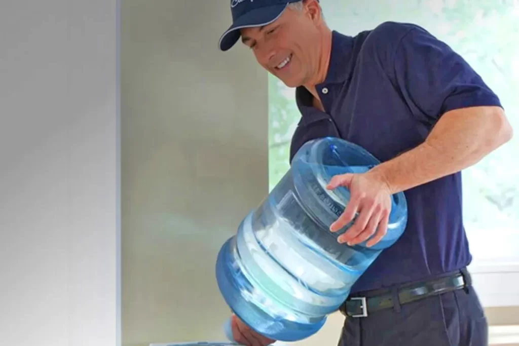 Clean manufacturing break area with bottleless water dispenser